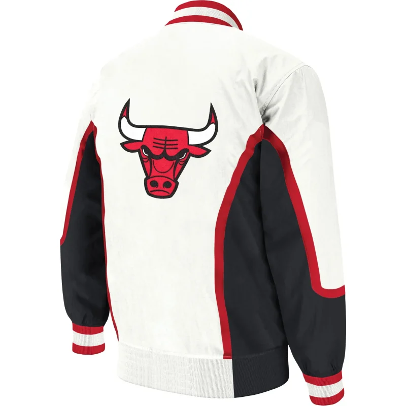 Chicago Bulls Mitchell & Ness White Varsity Jacket - Image 2